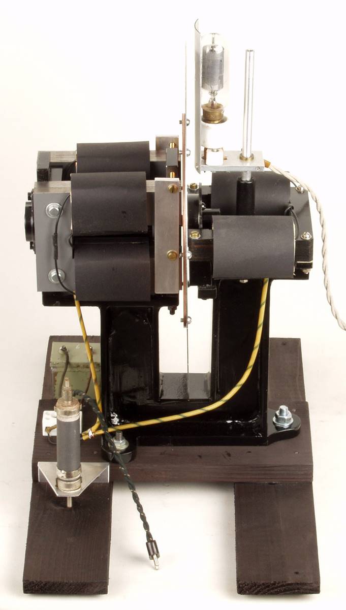 Ein Bild, das Haushaltsger�t, sitzend, Tisch, wei� enth�lt.

Automatisch generierte Beschreibung