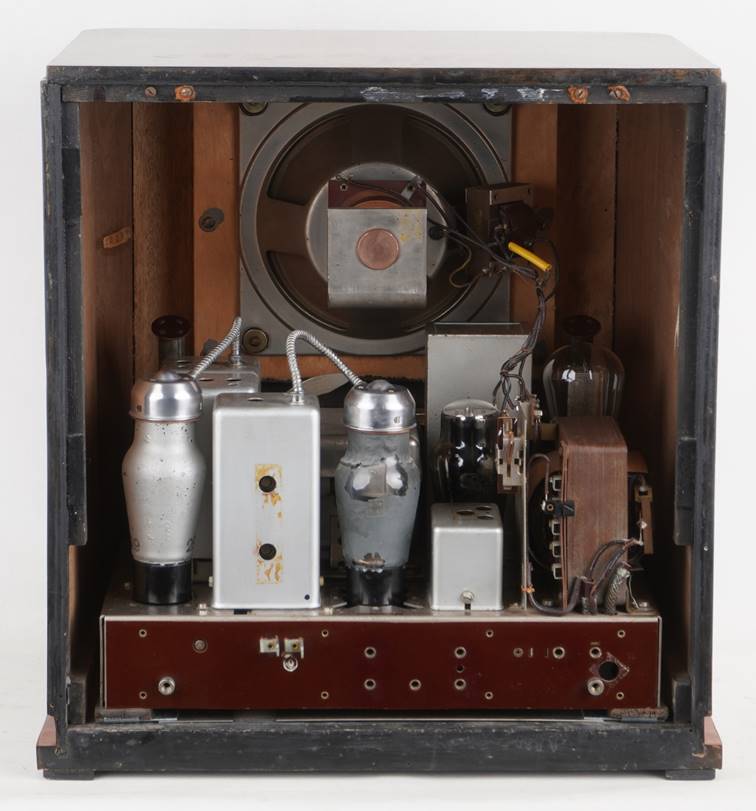 Ein Bild, das Elektronik, sitzend, Kasten, klein enth�lt.

Automatisch generierte Beschreibung