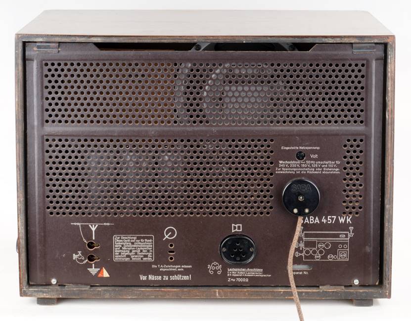 Ein Bild, das Elektronik, Stereo, Computer enth�lt.

Automatisch generierte Beschreibung