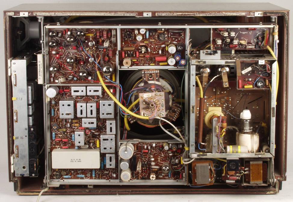 Beovision 2800 innen f.JPG