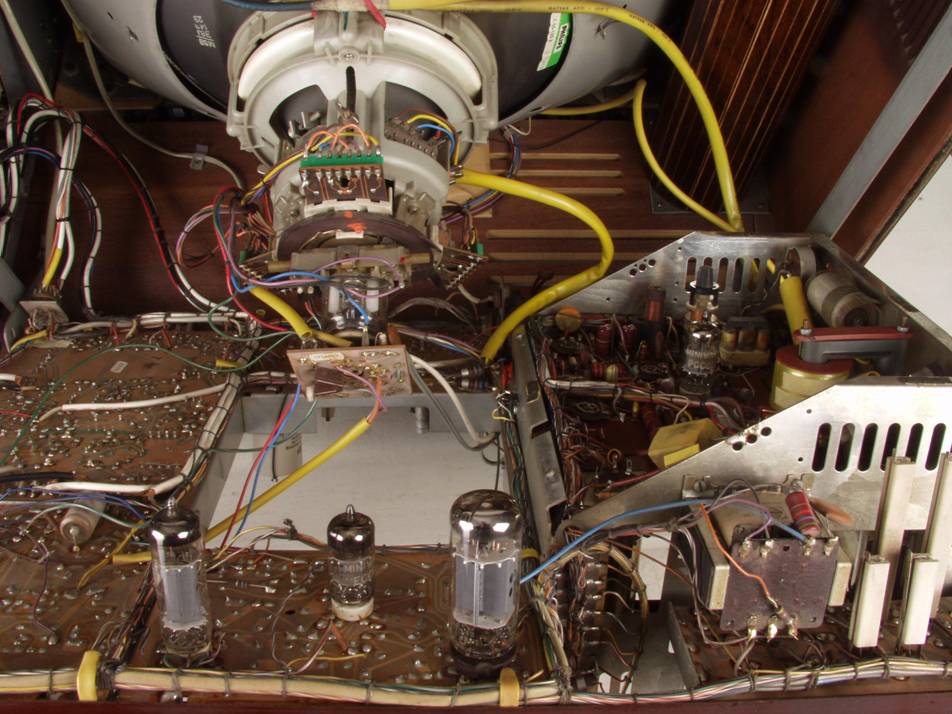 Beovision 2800 innen c.JPG