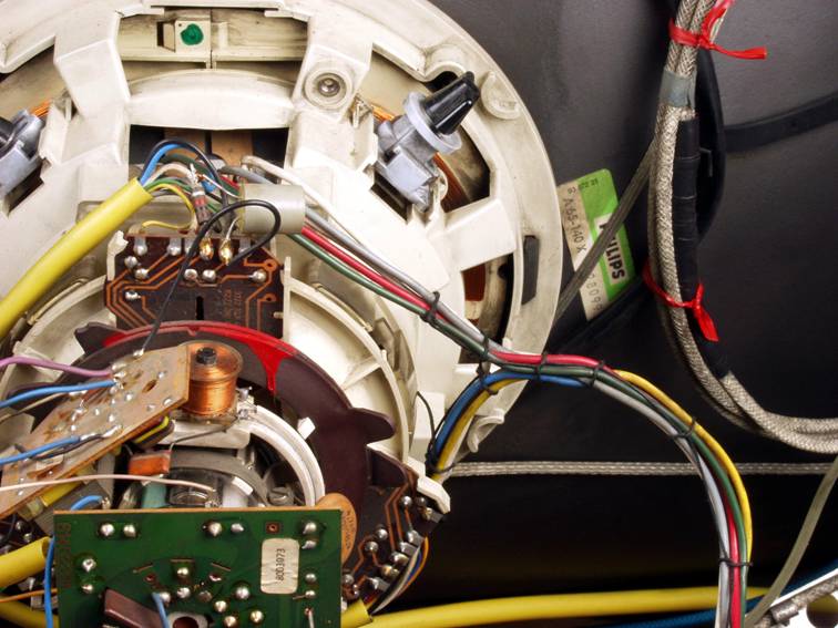 Beovision 3400 innen c.JPG