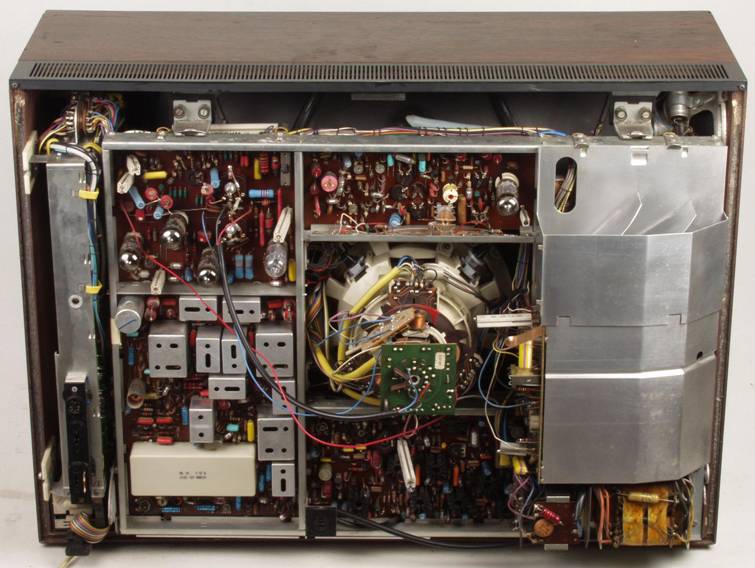 Beovision 3400 innen e.JPG