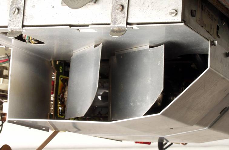 Beovision 3400 innen h.JPG