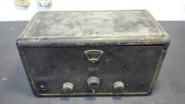 Ein Bild, das Container, Kasten, St�ck, sitzend enth�lt.

Automatisch generierte Beschreibung