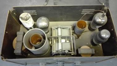 Ein Bild, das drinnen, Doughnut, Donut, gef�llt enth�lt.

Automatisch generierte Beschreibung