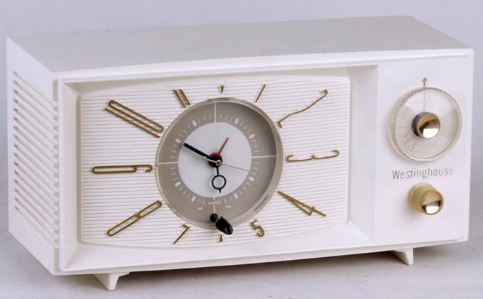 Ein Bild, das Uhr, drinnen, Objekt, wei� enth�lt.

Automatisch generierte Beschreibung