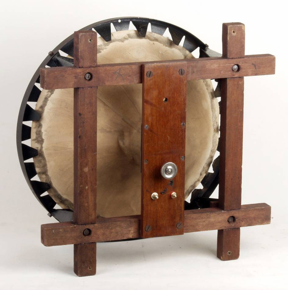 Ein Bild, das aus Holz, Tisch, Holz, klein enth�lt.

Automatisch generierte Beschreibung