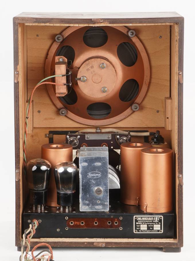 Ein Bild, das Elektronik, Kamera enth�lt.

Automatisch generierte Beschreibung