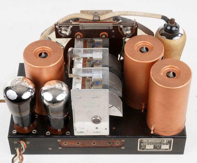 Ein Bild, das Tasse, Doughnut, drinnen, Elektronik enth�lt.

Automatisch generierte Beschreibung