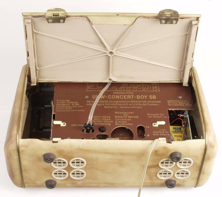 Grundig_UKWConcertBoy58_hinten.jpg