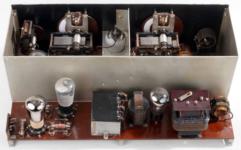 Ein Bild, das Elektronik, Ausguss, klein, sitzend enth�lt.

Automatisch generierte Beschreibung