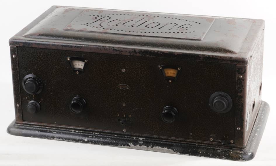 Ein Bild, das Elektronik, sitzend, Kamera, Kasten enth�lt.

Automatisch generierte Beschreibung