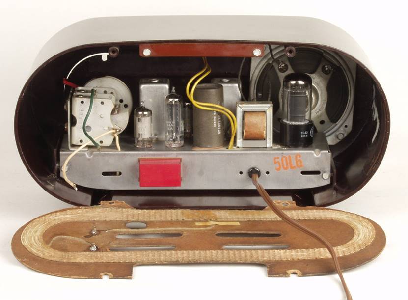 Ein Bild, das drinnen, Tisch, klein, sitzend enth�lt.

Automatisch generierte Beschreibung