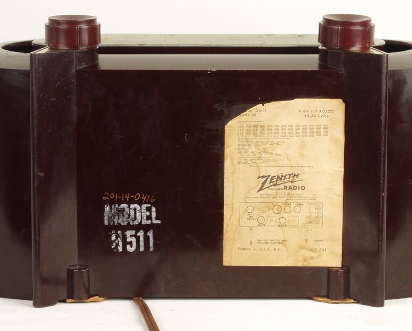 Ein Bild, das Flasche, Essen enth�lt.

Automatisch generierte Beschreibung