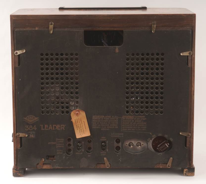 Ein Bild, das Elektronik, Radio, Ger�t, Verst�rker enth�lt.

Automatisch generierte Beschreibung