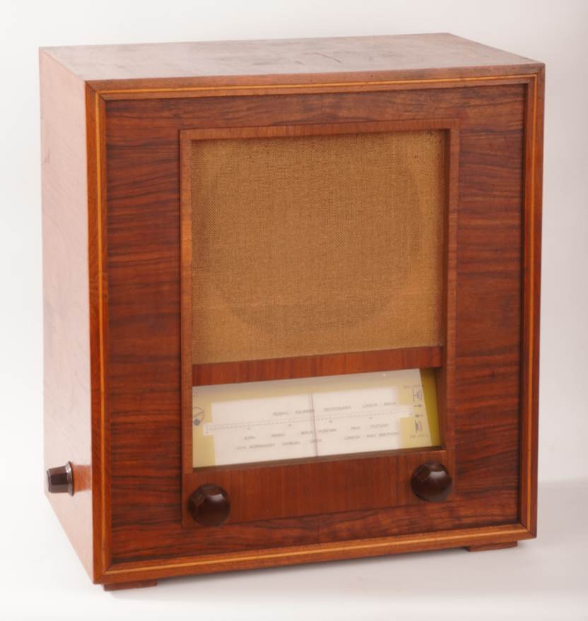 Ein Bild, das h�lzern, Im Haus enth�lt.

Automatisch generierte Beschreibung