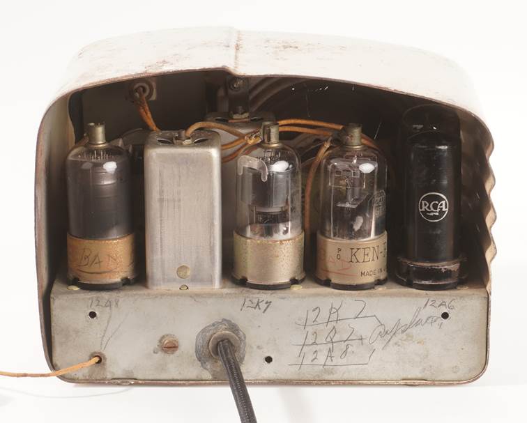 Ein Bild, das drinnen enth�lt.

Automatisch generierte Beschreibung