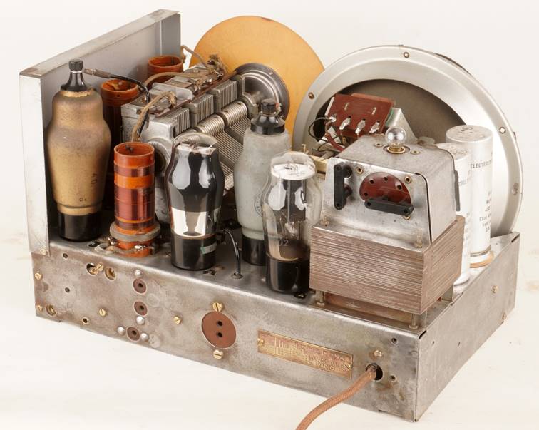 Ein Bild, das Kasten, Elektronik, R�hre, verschieden enth�lt.

Automatisch generierte Beschreibung