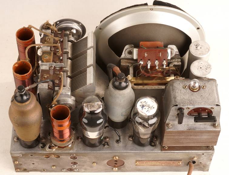 Ein Bild, das drinnen, Elektronik, R�hre, mehrere enth�lt.

Automatisch generierte Beschreibung