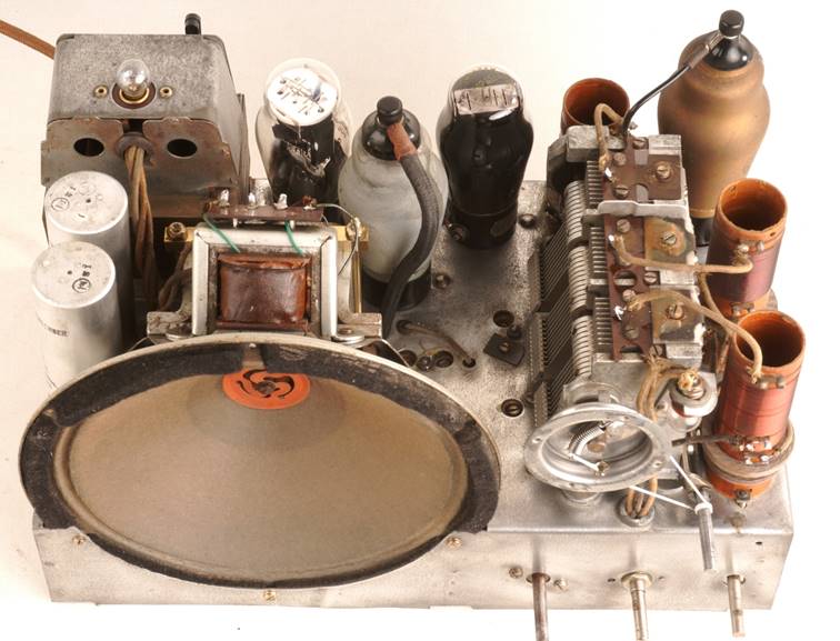 Ein Bild, das drinnen, Elektronik, festlegen, mehrere enth�lt.

Automatisch generierte Beschreibung