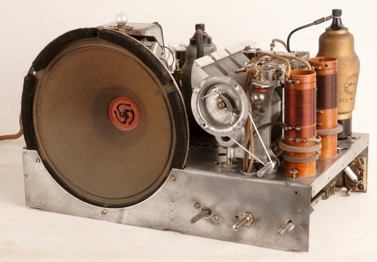 Ein Bild, das Elektronik, drinnen, schmutzig enth�lt.

Automatisch generierte Beschreibung