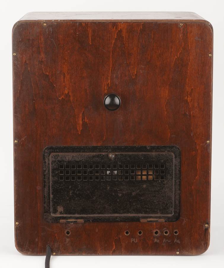 Ein Bild, das Schrank, aus Holz, Backofen, alt enth�lt.

Automatisch generierte Beschreibung