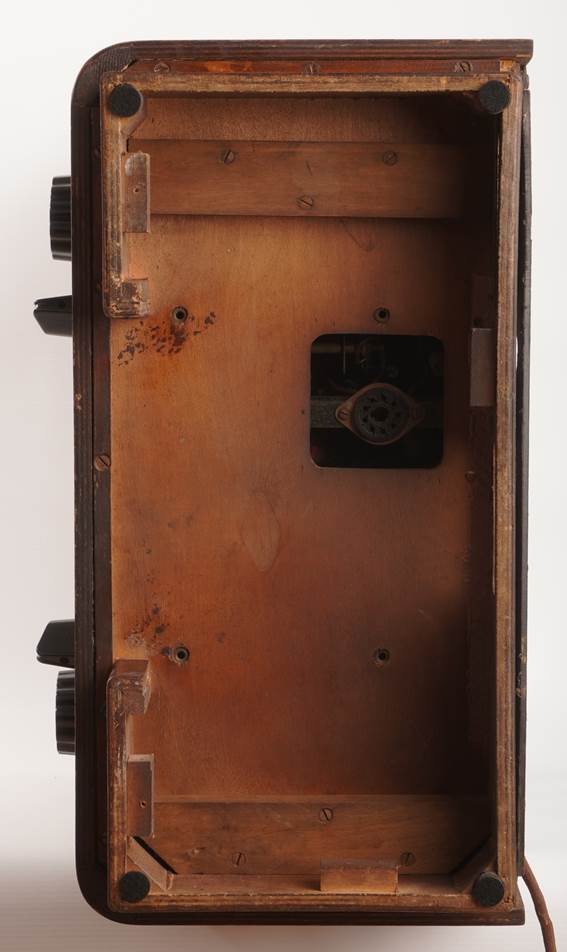 Ein Bild, das alt, Beh�lter, schmutzig enth�lt.

Automatisch generierte Beschreibung