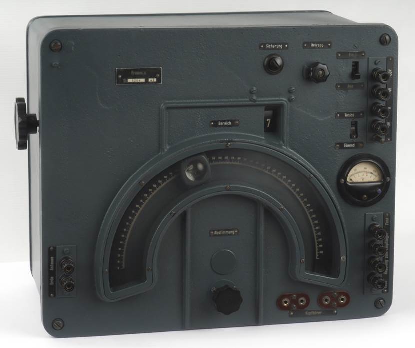 Ein Bild, das Elektronik, Kamera enth�lt.

Automatisch generierte Beschreibung