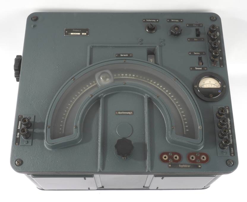 Ein Bild, das Elektronik, Kamera enth�lt.

Automatisch generierte Beschreibung