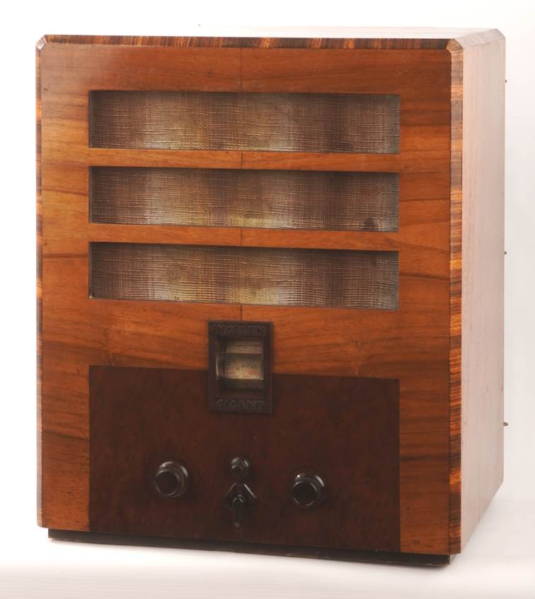 Ein Bild, das h�lzern, Im Haus, Hartholz, Lack enth�lt.

Automatisch generierte Beschreibung