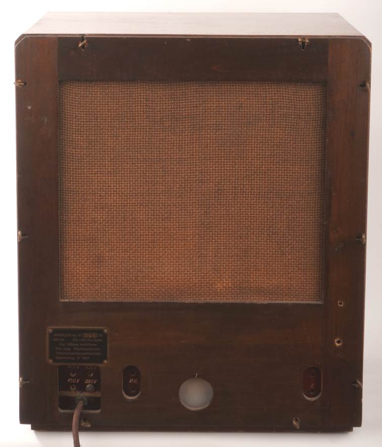 Ein Bild, das Elektronik, Elektronisches Ger�t, Radio, Im Haus enth�lt.

Automatisch generierte Beschreibung