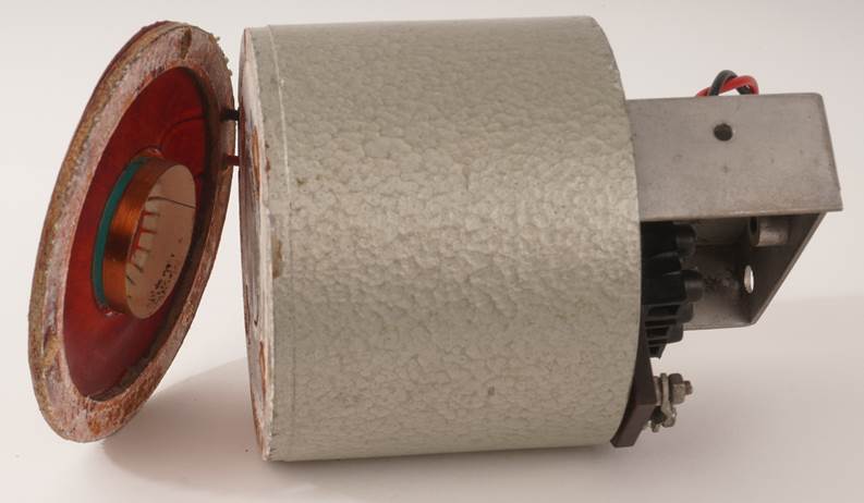 Ein Bild, das Autoteile, Zylinder enth�lt.

Automatisch generierte Beschreibung