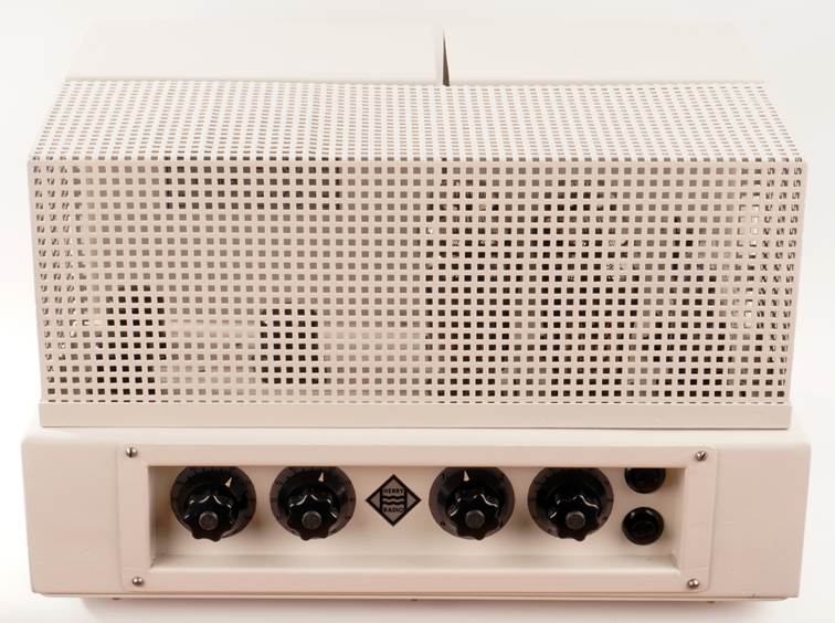 Ein Bild, das Elektronik, Radio, Lautsprecher, Transistor enth�lt.

KI-generierte Inhalte k�nnen fehlerhaft sein.