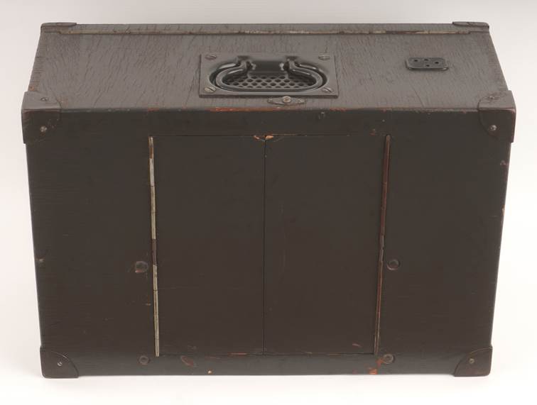 Ein Bild, das Beh�lter, Box, R�ssel Kofferraum enth�lt.

Automatisch generierte Beschreibung