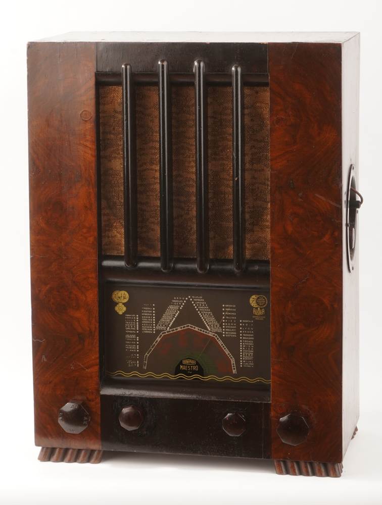 Ein Bild, das Buch, T�r, Im Haus, Wand enth�lt.

Automatisch generierte Beschreibung