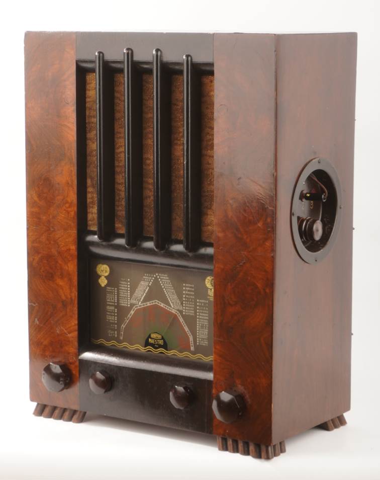 Ein Bild, das Im Haus, Wand, Regal enth�lt.

Automatisch generierte Beschreibung