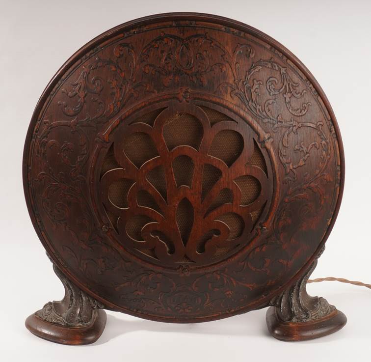 Ein Bild, das drinnen, Pflanze, alt, Kylix enth�lt.

Automatisch generierte Beschreibung