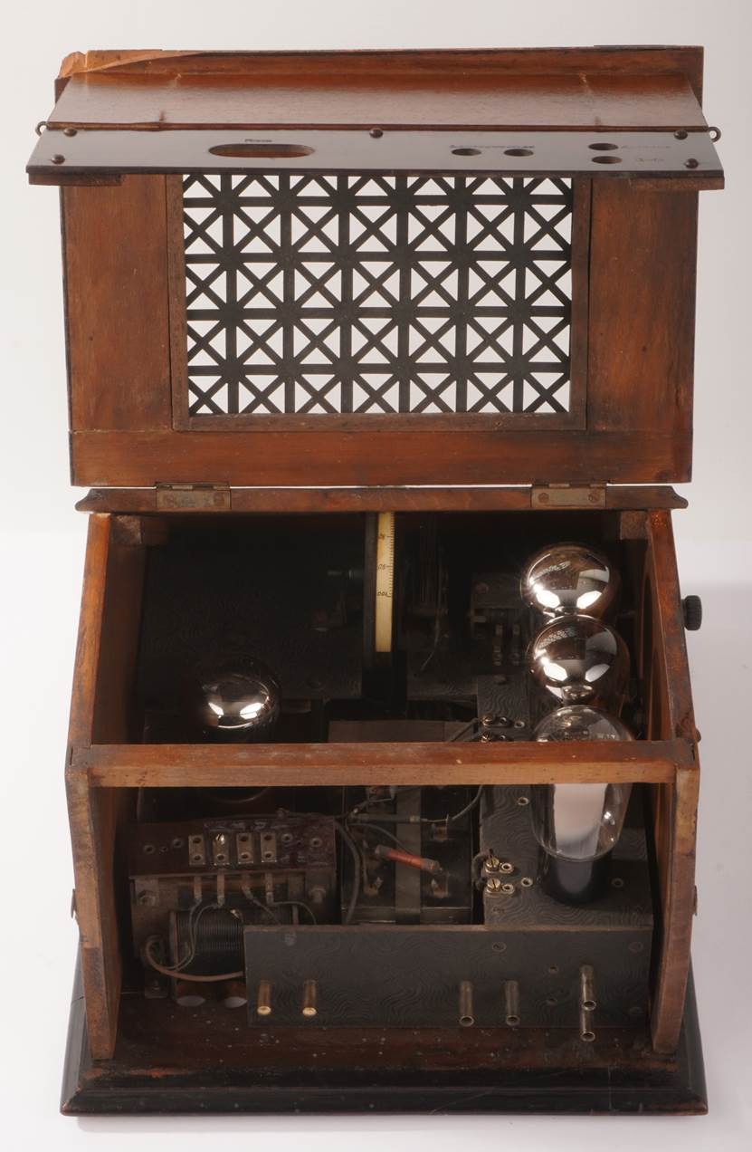 Ein Bild, das Im Haus, h�lzern, Modisch enth�lt.

Automatisch generierte Beschreibung