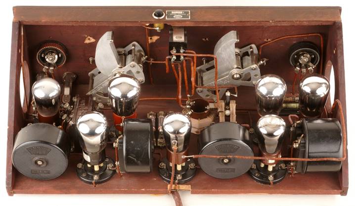 Ein Bild, das Maschine, Projektor enth�lt.

Automatisch generierte Beschreibung