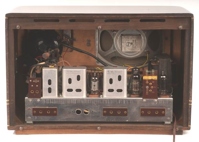 Ein Bild, das Elektronik, Maschine, Im Haus enth�lt.

Automatisch generierte Beschreibung