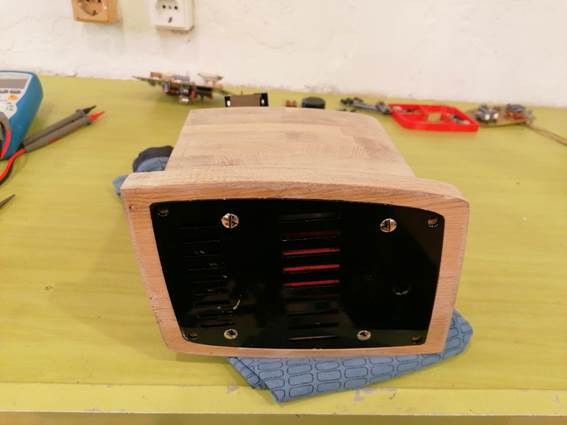 Ein Bild, das Werkzeug, Im Haus, Elektronik, Boden enth�lt.

Automatisch generierte Beschreibung