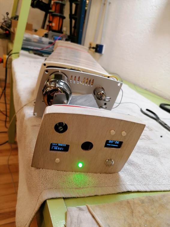 Ein Bild, das Im Haus, Werkzeug, Maschine, N�hmaschine enth�lt.

Automatisch generierte Beschreibung