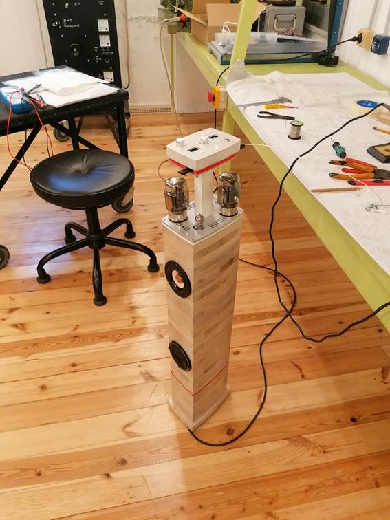 Ein Bild, das Boden, Im Haus, Mobiliar, Fu�boden enth�lt.

Automatisch generierte Beschreibung